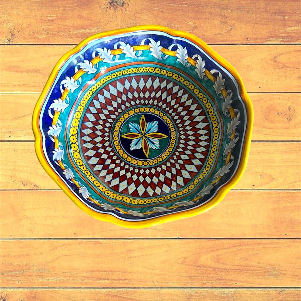Deruta Majolica scallop large bowl B-40 Hand painted in Italy For Biordi 1997